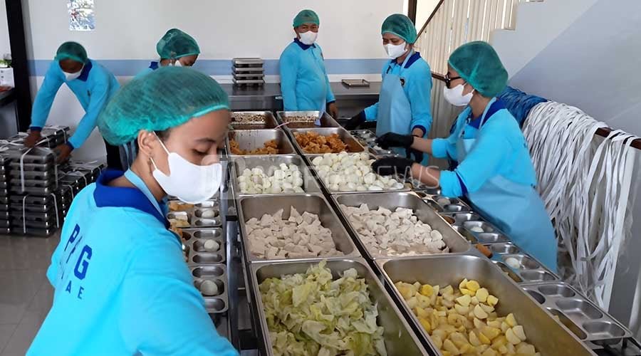 Satuan Pelayanan Pemenuhan Gizi Kudus Perkenalkan Soto Kudus dan Tahu Telur di Menu Bergizi