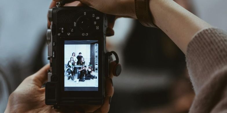 Etika Fotografi di Ruang Publik: Pesan Komdigi untuk Warga Digital