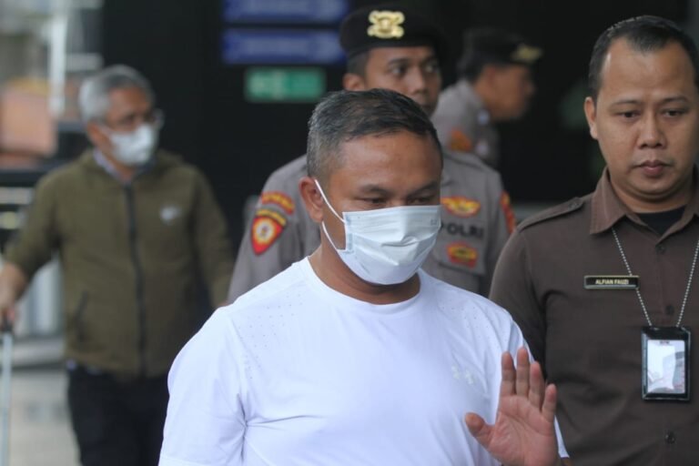 OTT di Riau: Uang Rp1,6 Miliar Disita dari Rumah Gubernur Abdul Wahid oleh KPK