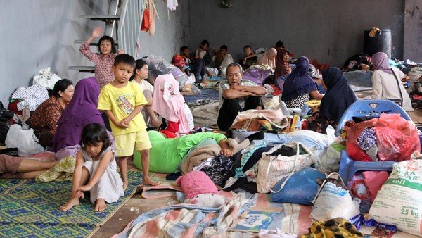 Polda Riau Terjunkan 60 Konselor untuk Pulihkan Psikologis Korban Bencana di Agam