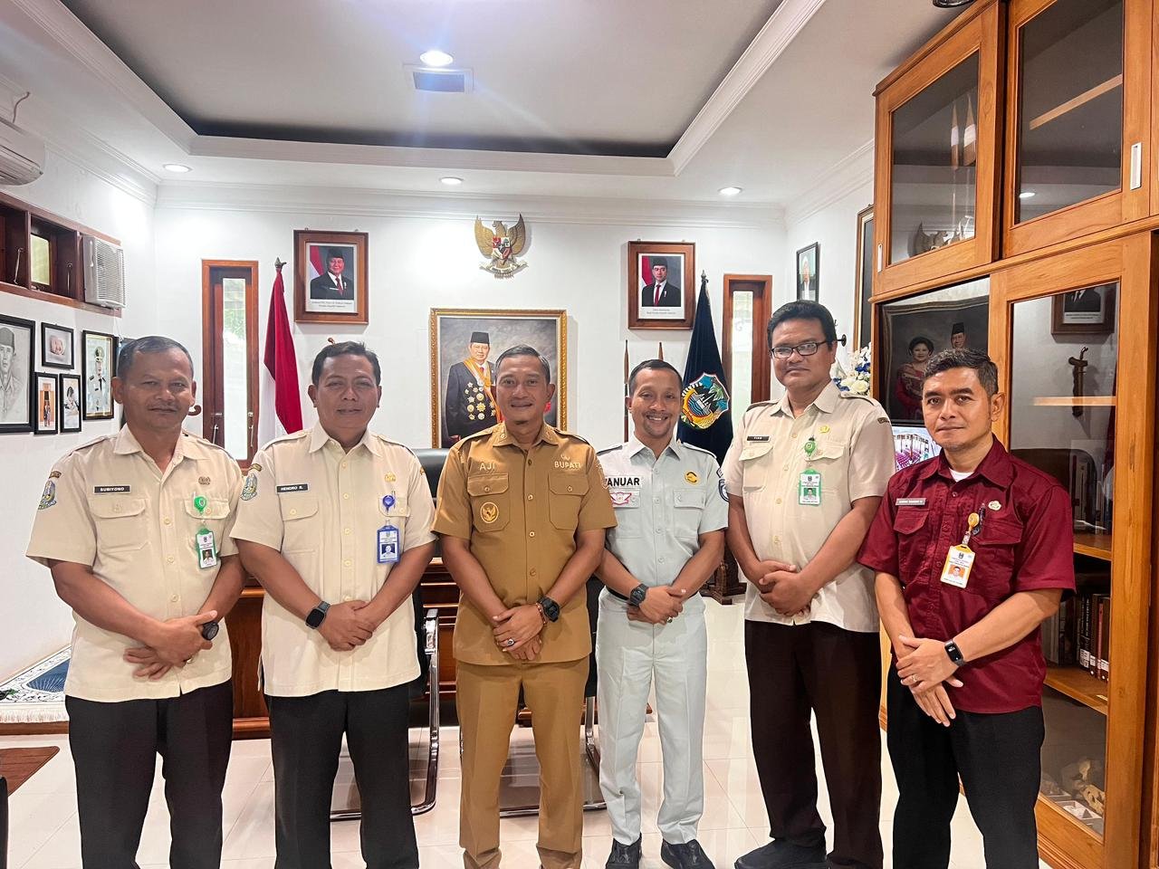 Sampaikan Program Strategis Kesamsatan 2026, Tim Samsat dan Jasa Raharja Pacitan Audiensi dengan Bupati