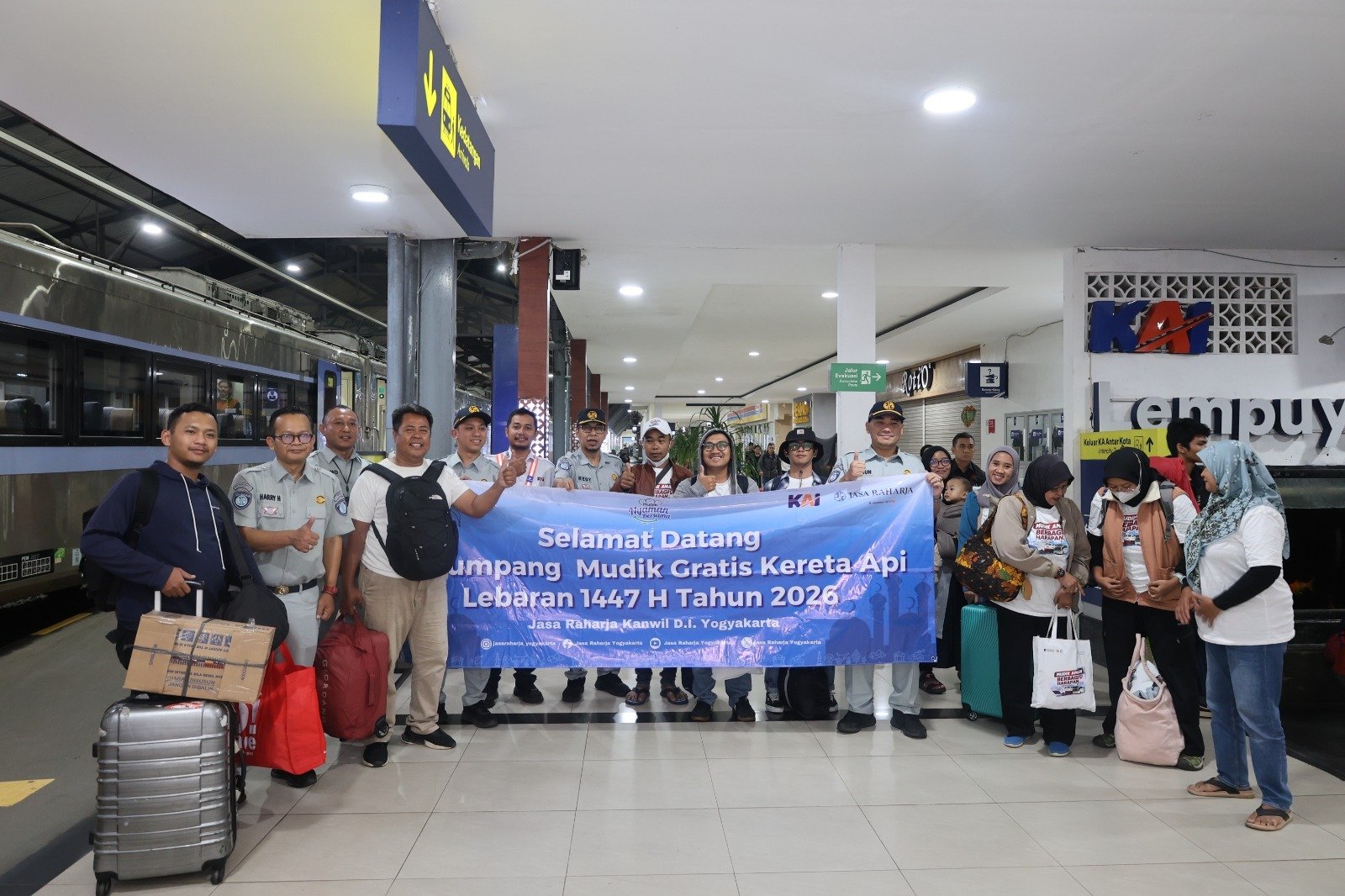 Monitoring Arus Kedatangan Lebaran 2026, PT Jasa Raharja Laksanakan Penjemputan Pemudik KA Senja Utama di Yogyakarta