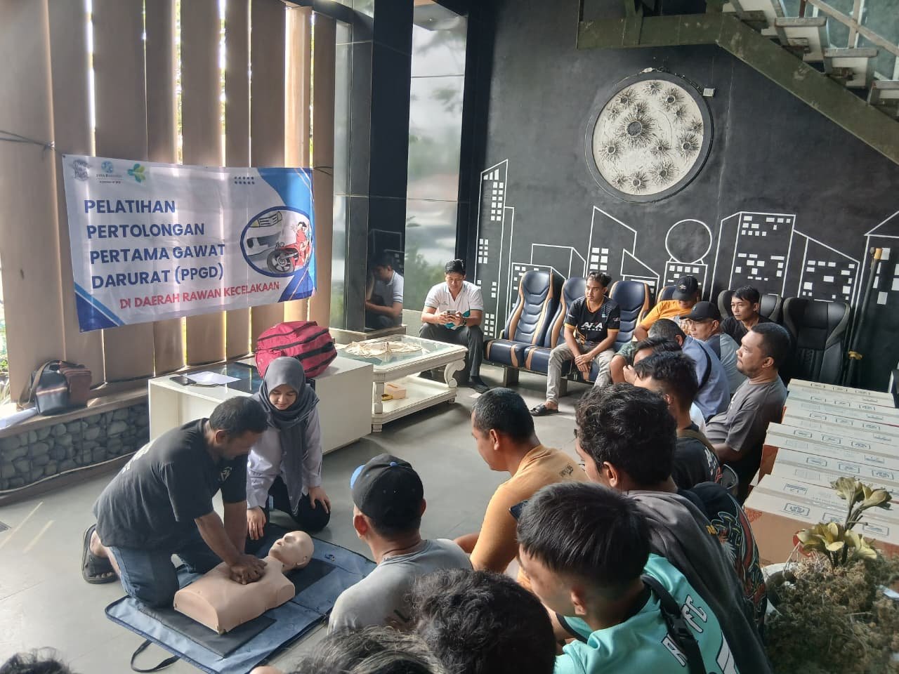 Jasa Raharja Cabang Cirebon Gelar Pelatihan Pertolongan Pertama Gawat Darurat (PPGD) Dan Berikan Layanan Kesehatan Gratis di PT Aka Panorama Wisata Kab Kuningan