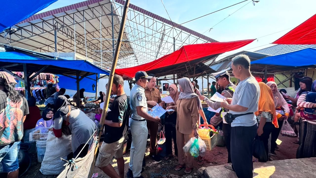 Jasa Raharja Dukung Grebek Pasar Serambi Gunung, Hadirkan Layanan Samsat Keliling dan Sosialisasi Pemutihan Pajak