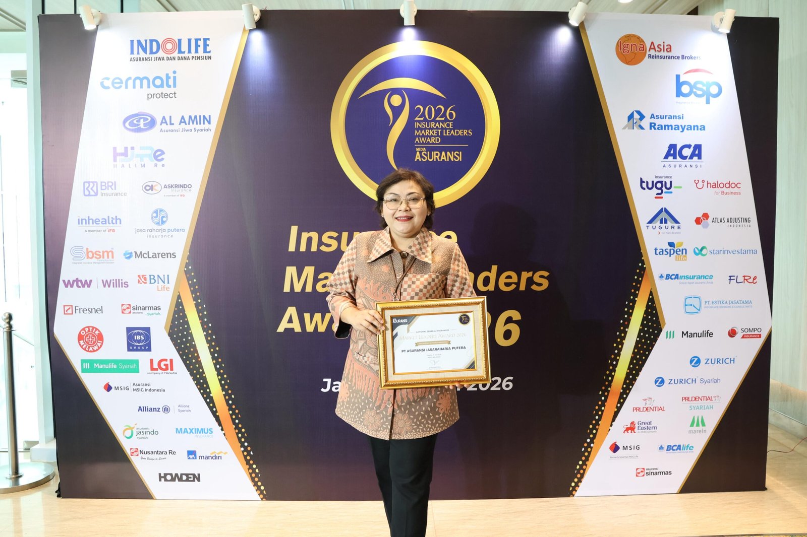 Jasaraharja Putera Raih Penghargaan Insurance Market Leaders Award 2026, Naik Tiga Peringkat dan Perkuat Daya Saing