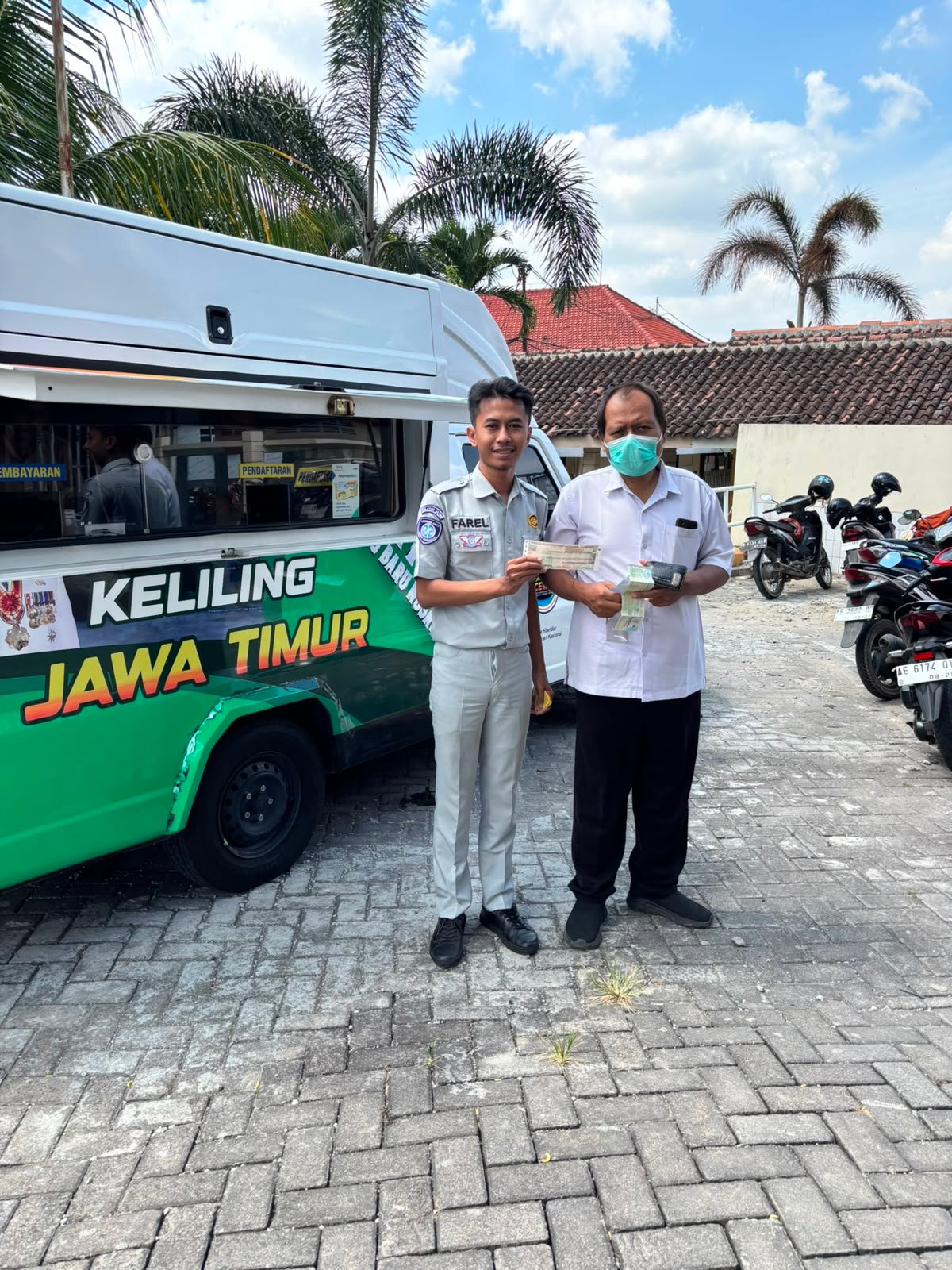 Jasa Raharja Bersama Tim Pembina Samsat Magetan Hadirkan Layanan Lebih Dekat Melalui Samsat Keliling di RSUD dr. Sayidiman Magetan